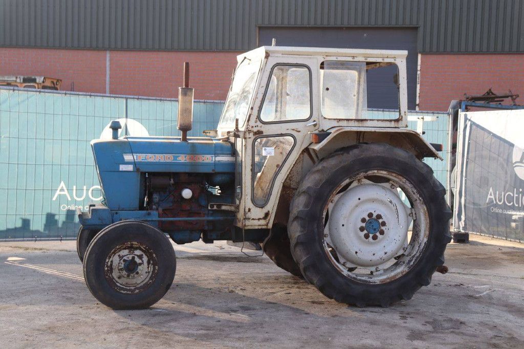 Tractor Ford 4000 Diesel