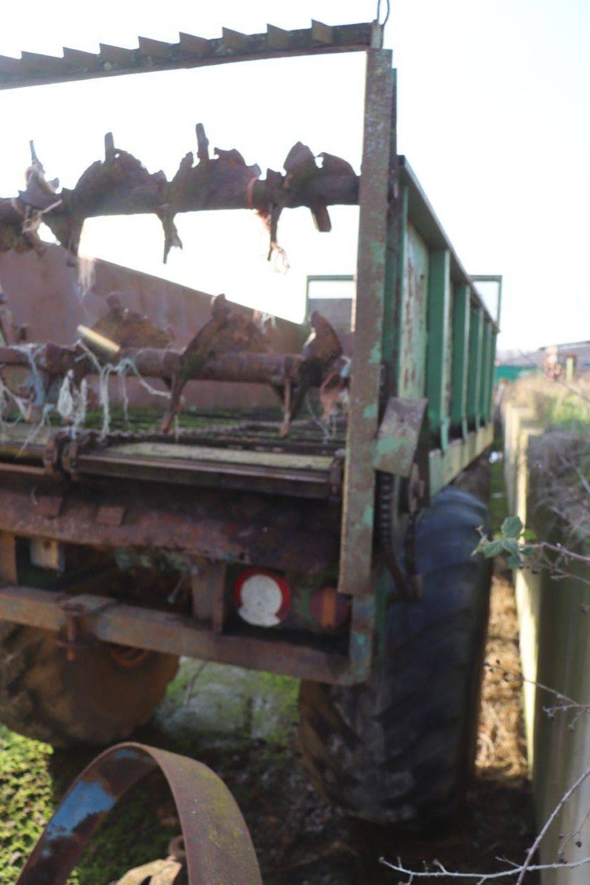 Agricultural trailer