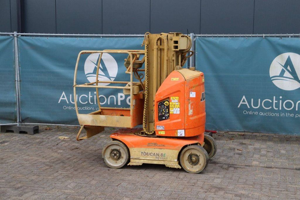 JLG Toucan 8E Electric Mast Lift 8.15m 2015