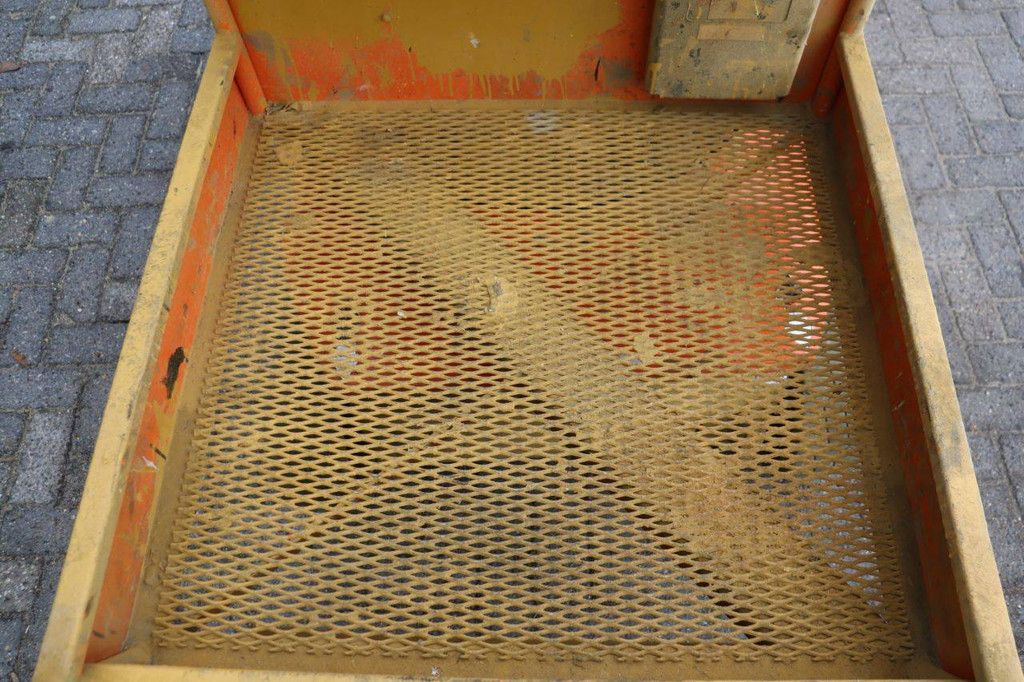 JLG Toucan 8E Electric Mast Lift 8.15m 2015