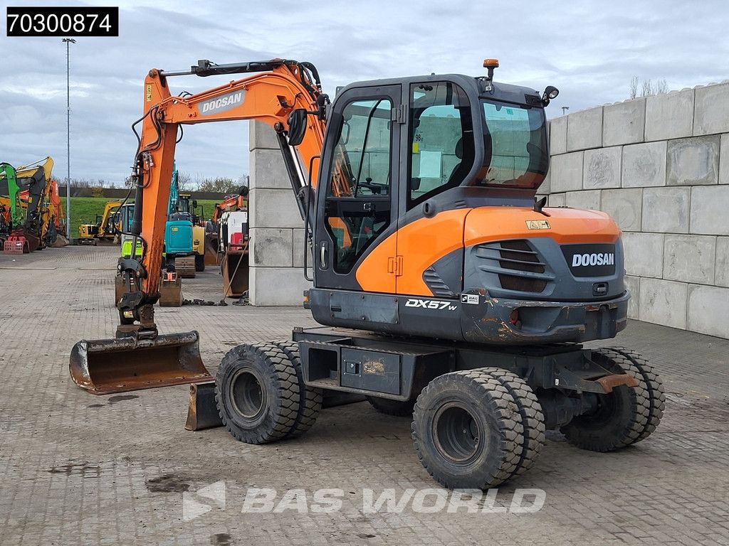 Doosan DX57 W-5 A/C - 3 Buckets