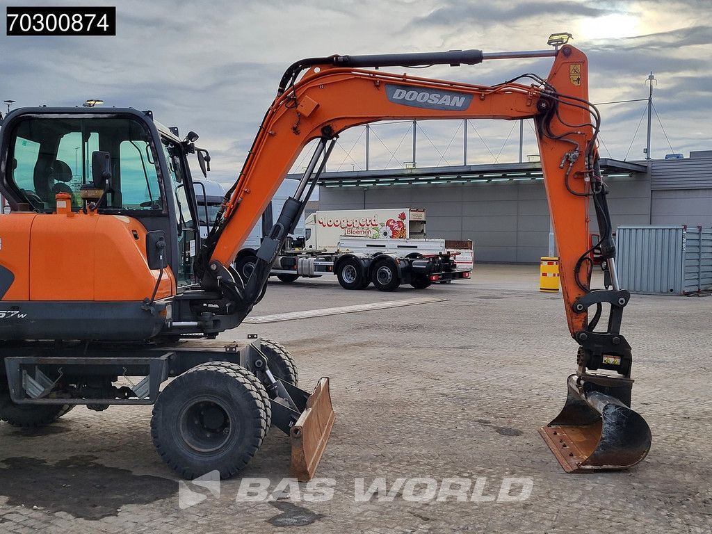 Doosan DX57 W-5 A/C - 3 Buckets