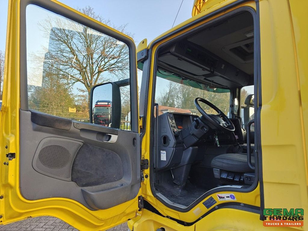 Scania P270 4x2 Day Cab Euro4 - Manual Transmission - Toolbox