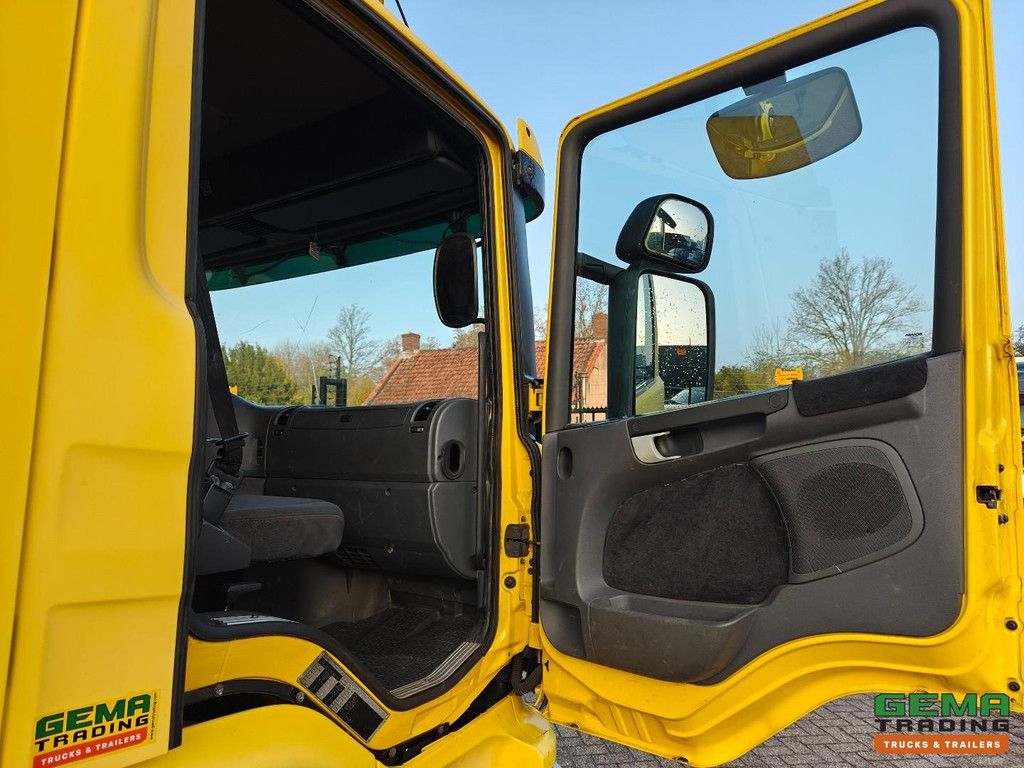 Scania P270 4x2 Day Cab Euro4 - Manual Transmission - Toolbox