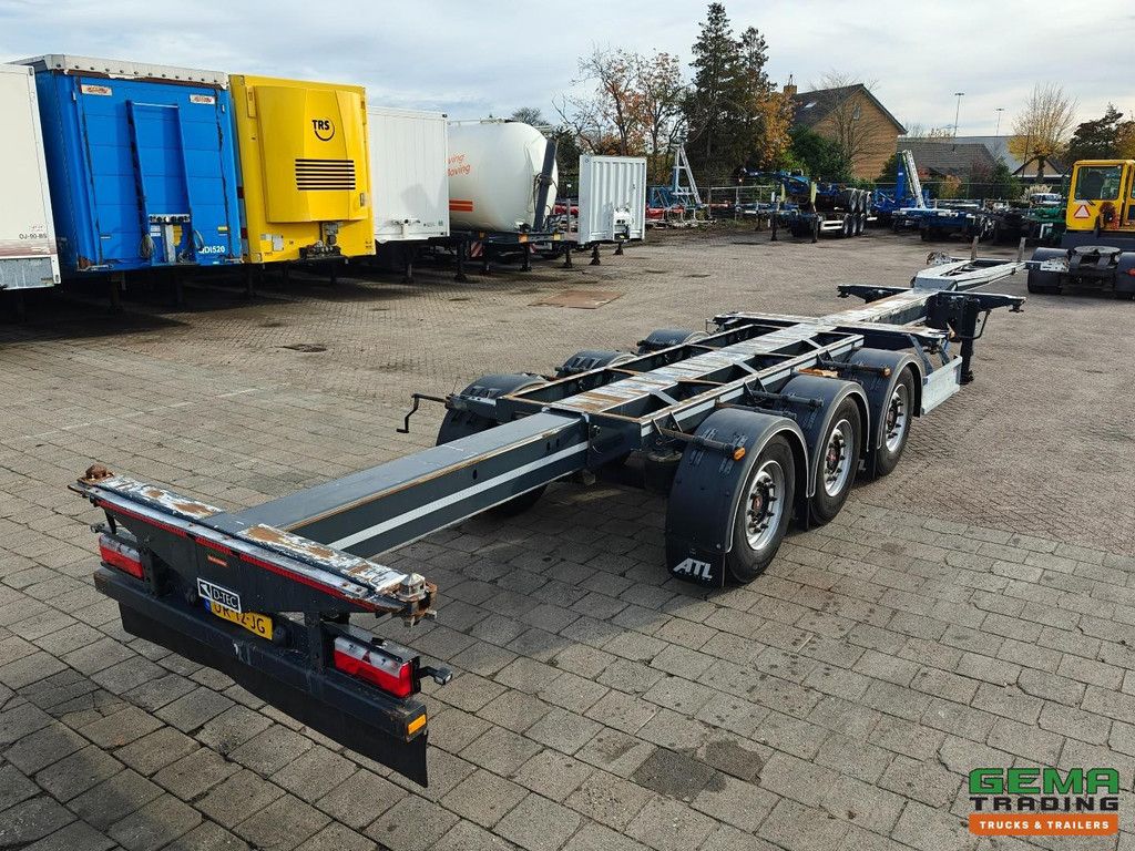 D-Tec FLEXITRAILER VCC-01 MULTI 3 axles SAF - Multi - Lift axle - Disc brakes - All connections - 4834 kg