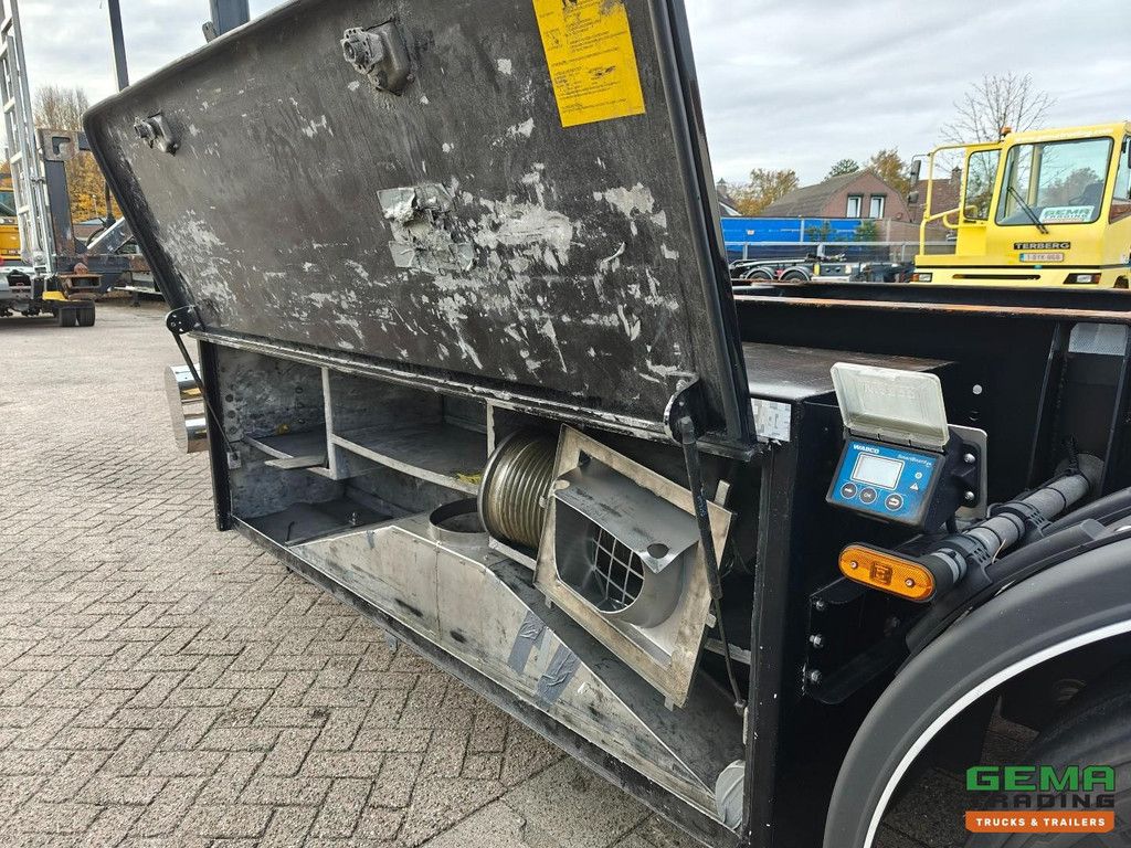 LAG O-3-CC 3 Axles MB - 30FT Tipping Chassis - Rotary Feeder - Cooler - 5490KG