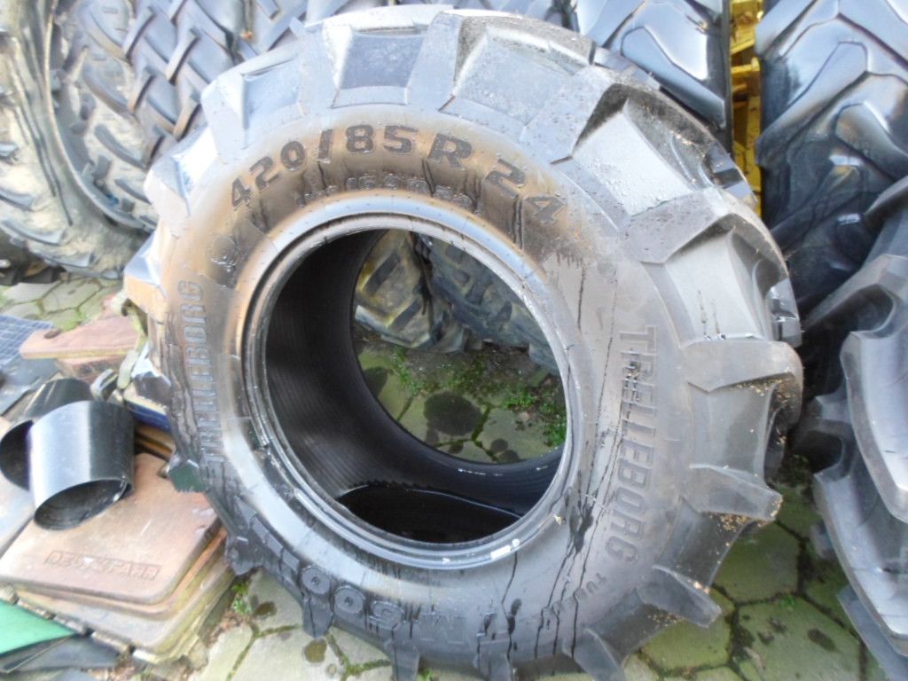 Banden trelleborg banden 420/85R24 / 16.9R24 TM 700