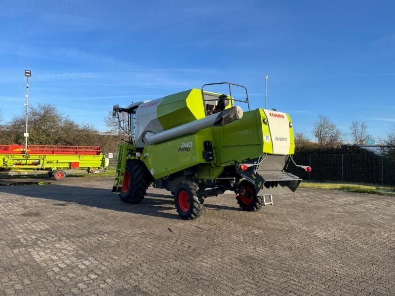 Claas AVERO 240