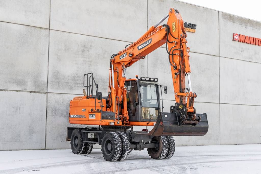 Doosan DX 140 W-3
