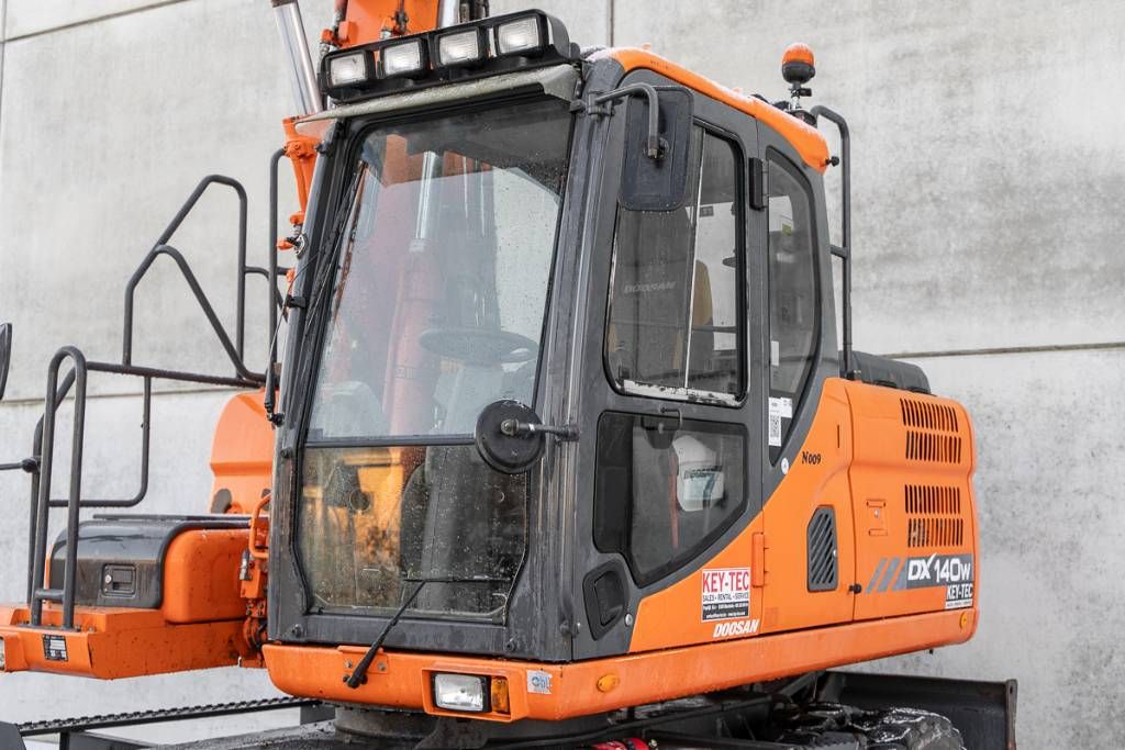Doosan DX 140 W-3