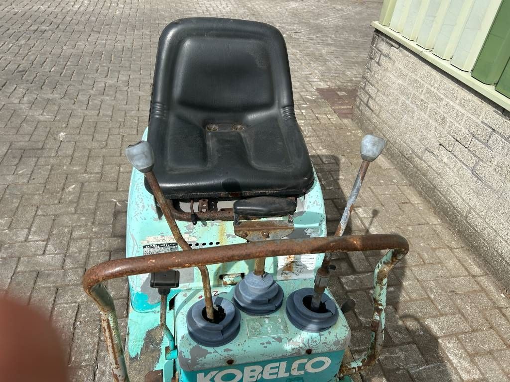 Kobelco SK 007-2