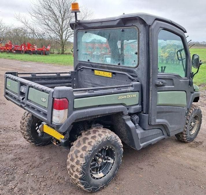 John Deere Gator XUV 865M