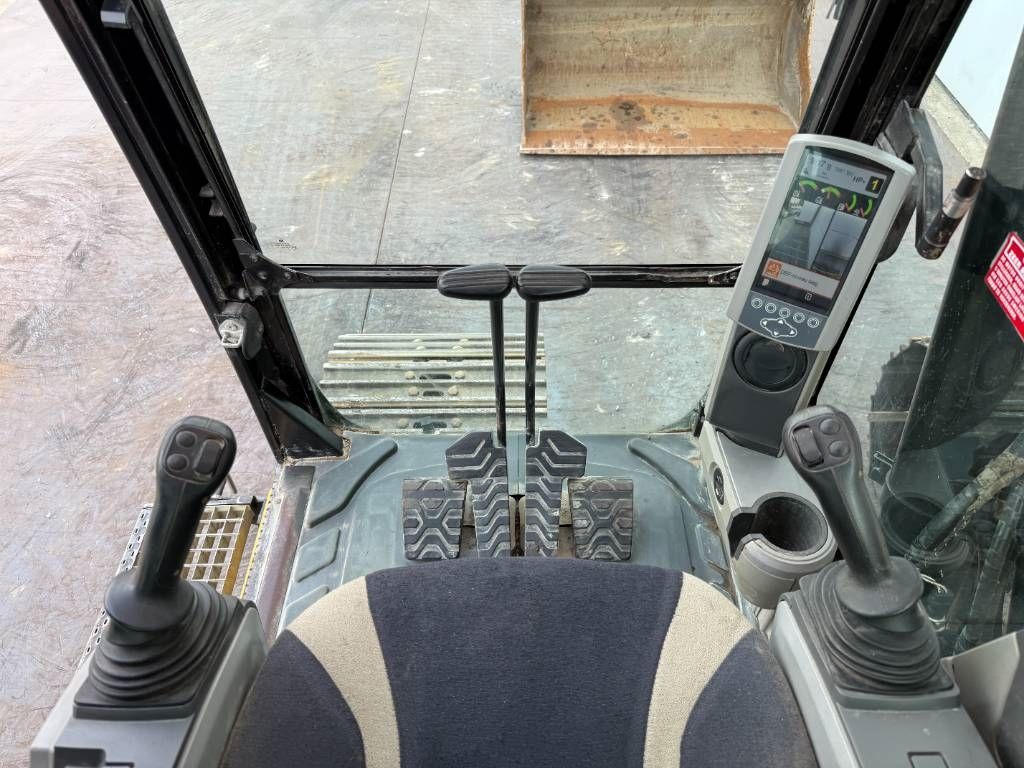 CAT 318FL - Hammer Lines / Quick Coupler / Camera