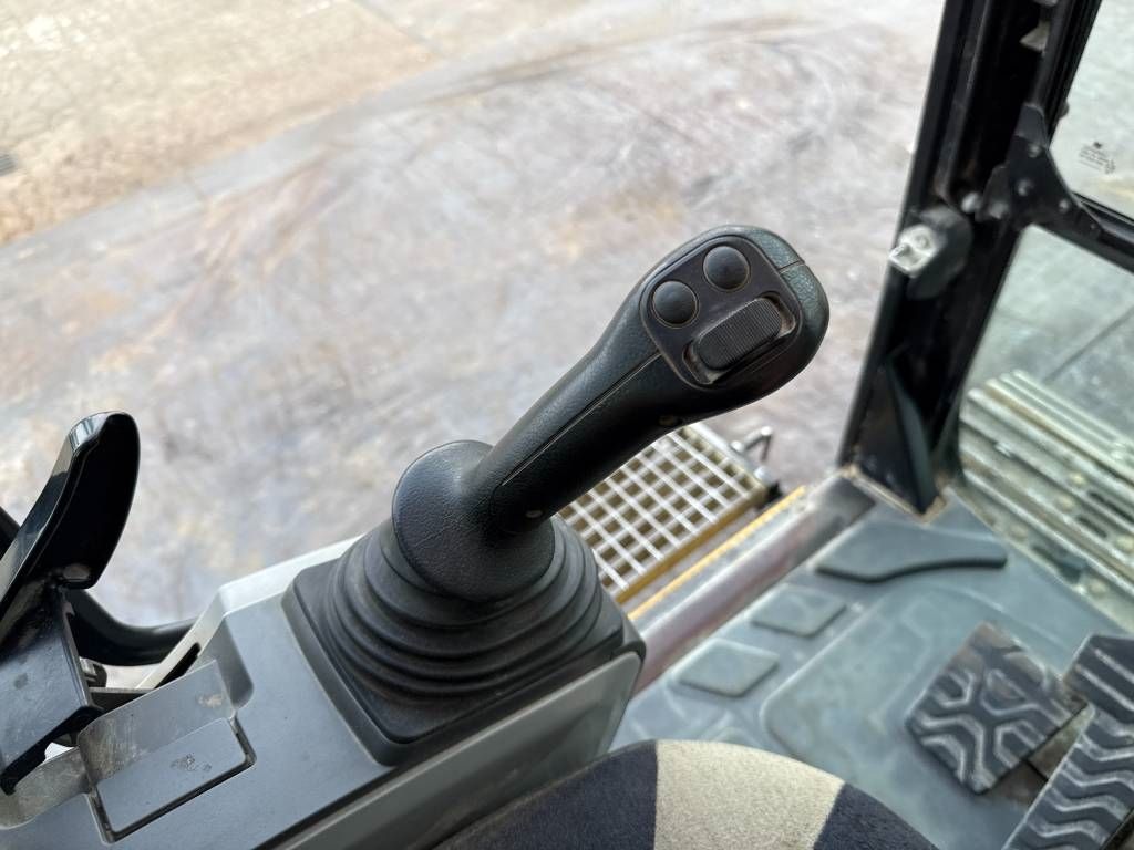 CAT 318FL - Hammer Lines / Quick Coupler / Camera