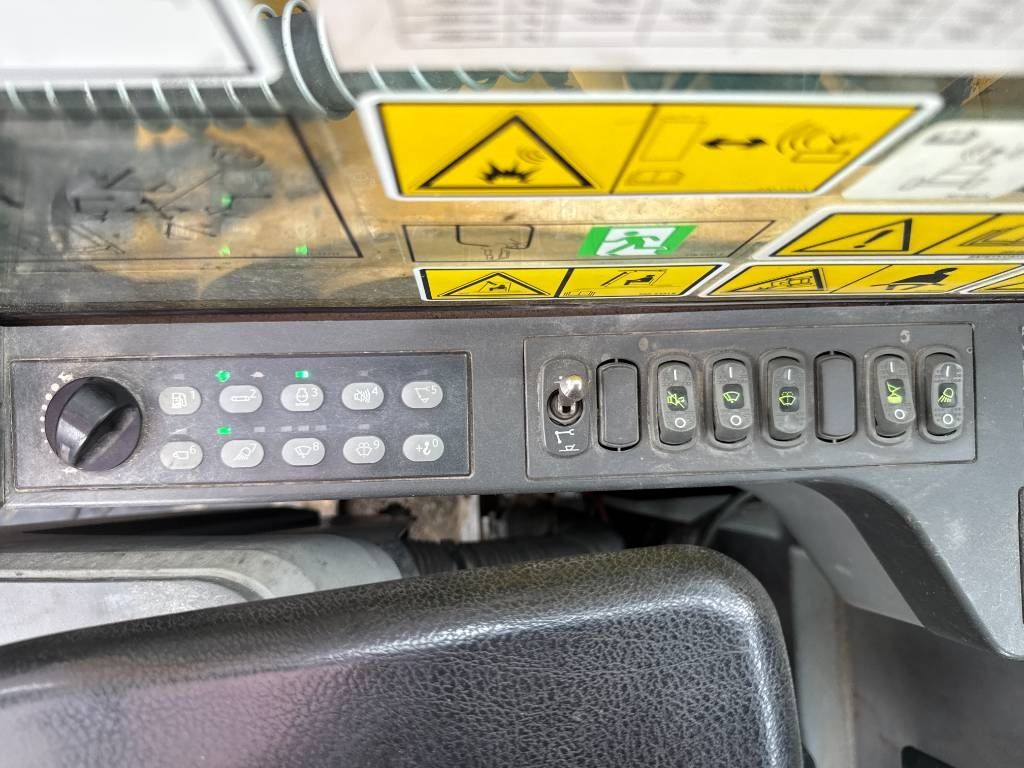 CAT 318FL - Hammer Lines / Quick Coupler / Camera