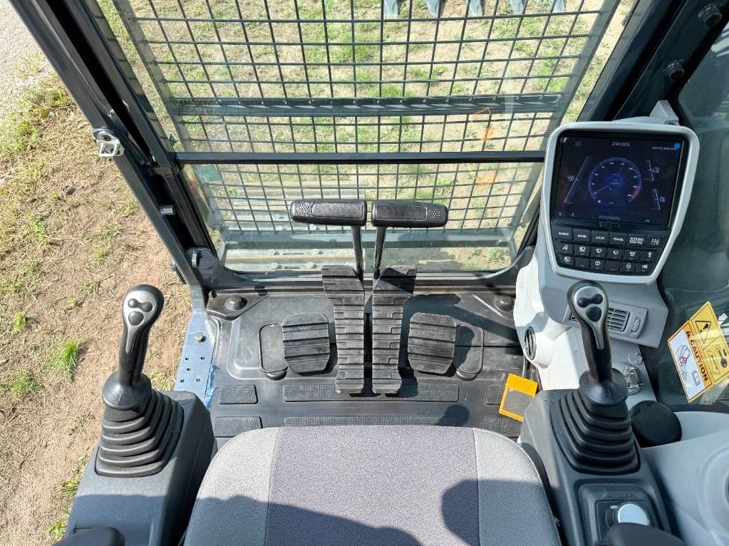 Hyundai HX360L - New / Unused / Hammer Lines