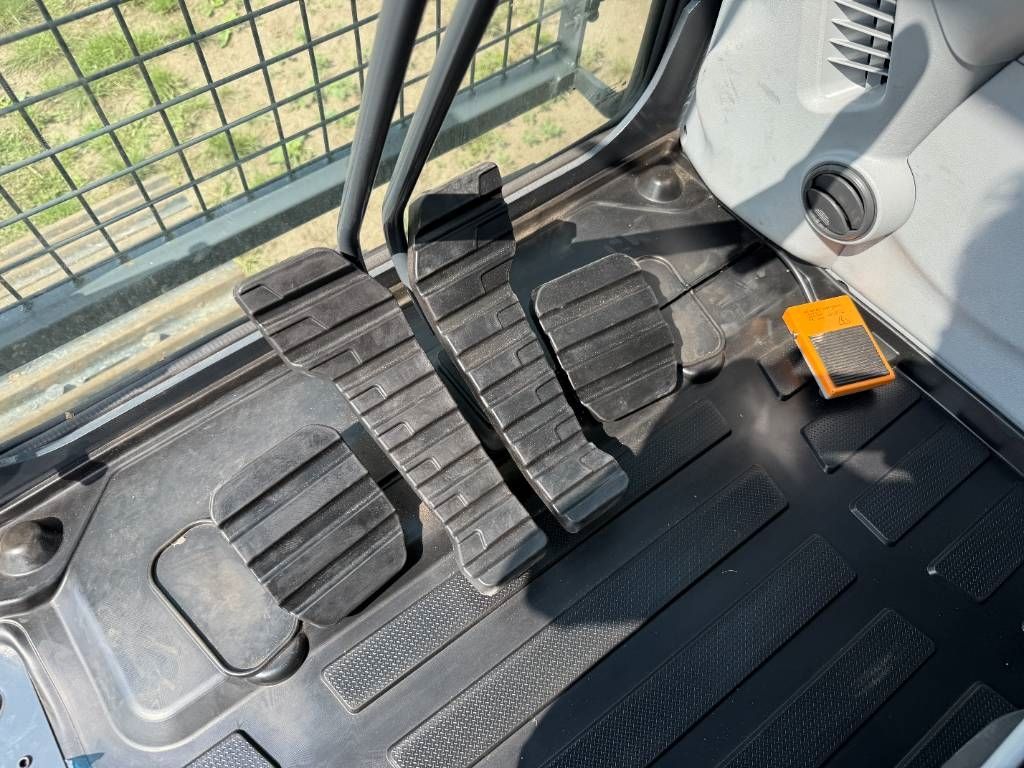 Hyundai HX360L - New / Unused / Hammer Lines