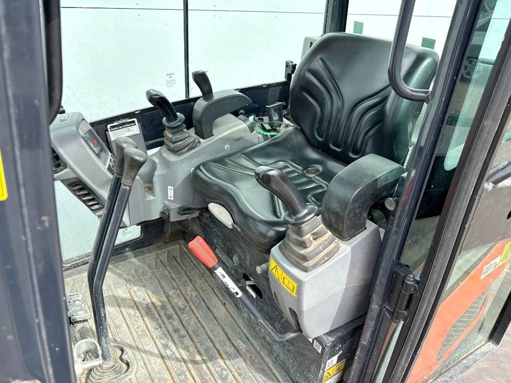 Kubota KX016-4 - Hammer Lines / Quick Coupler