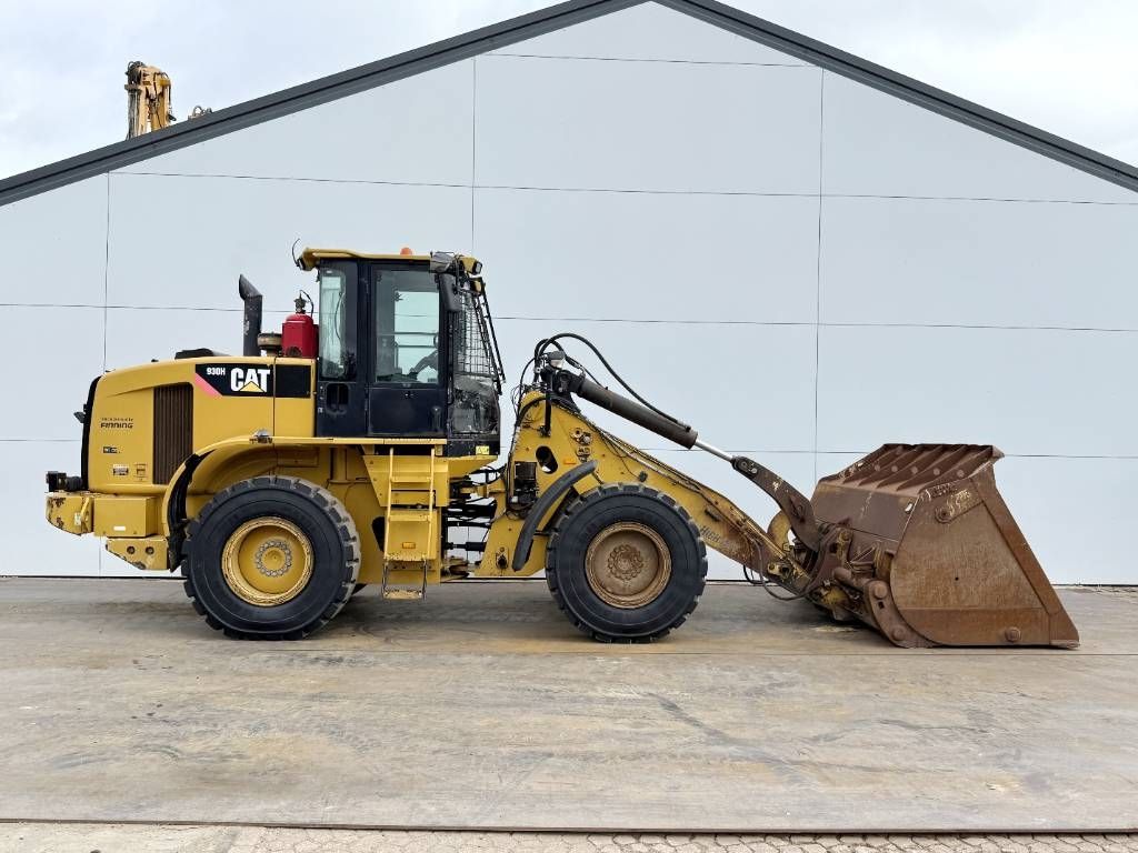 CAT 930H - New Tires / High-tip Bucket / Auto Greasing