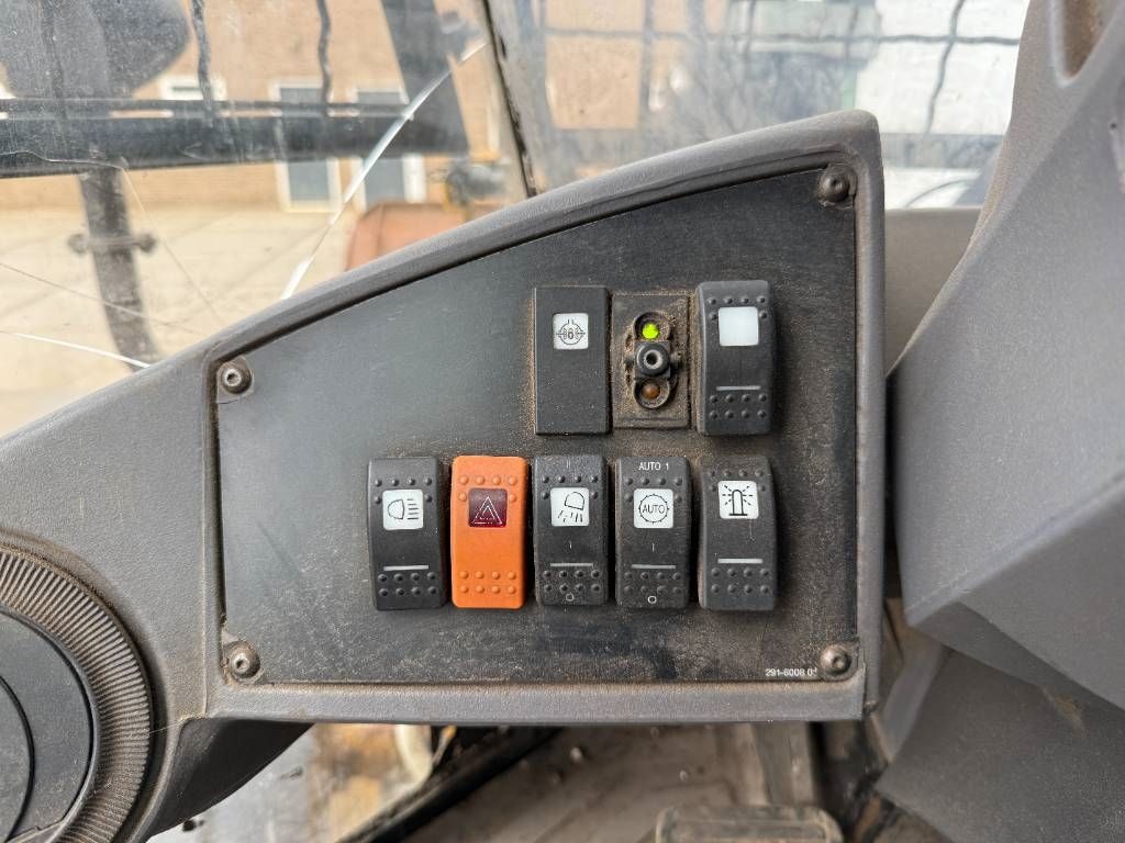 CAT 930H - New Tires / High-tip Bucket / Auto Greasing