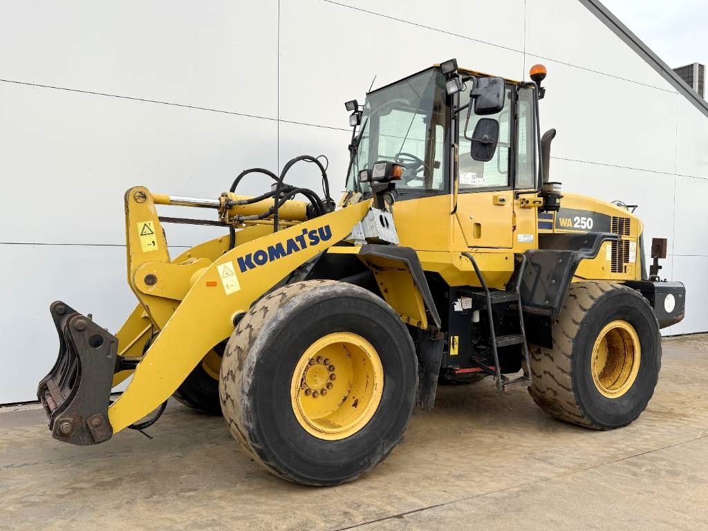 Komatsu WA250-5 - Dutch Machine / 3rd Function