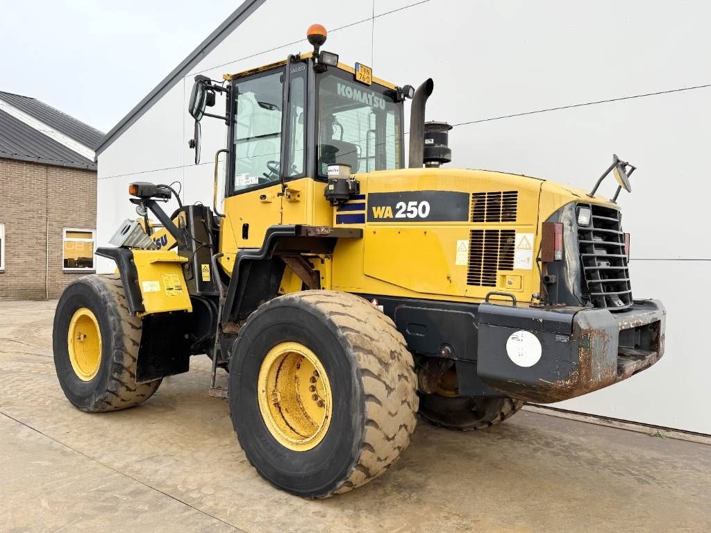 Komatsu WA250-5 - Dutch Machine / 3rd Function