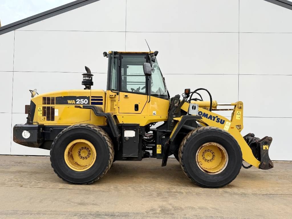 Komatsu WA250-5 - Dutch Machine / 3rd Function