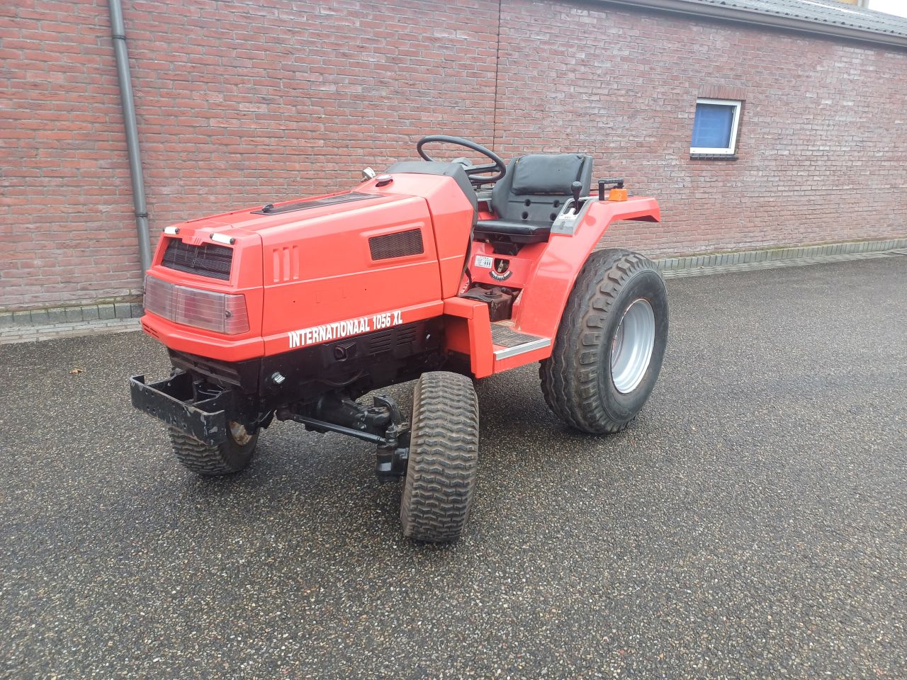 Minitrekker op gazonbanden mitsubishi MT18