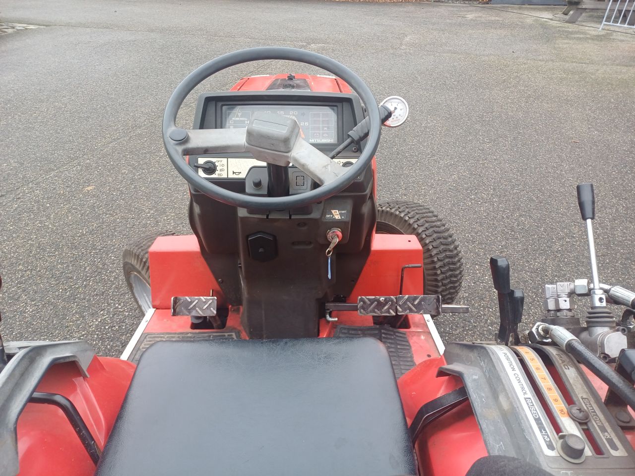 Minitrekker op gazonbanden mitsubishi MT18