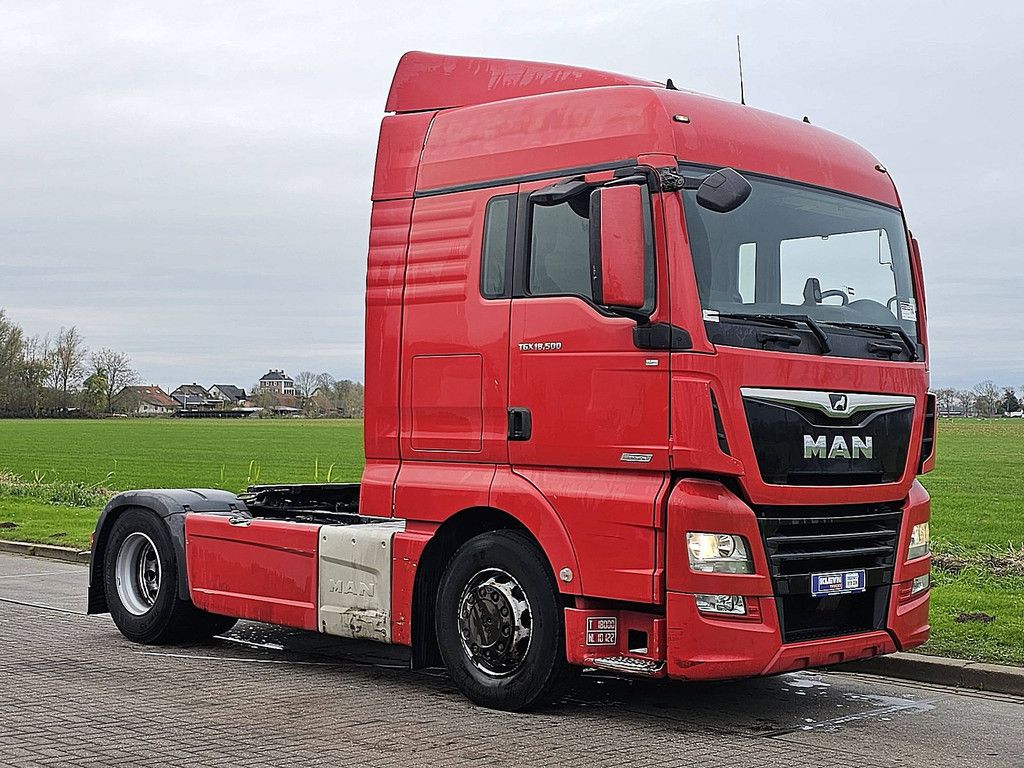 M.A.N. 18.500 TGX xlx skirts retarder