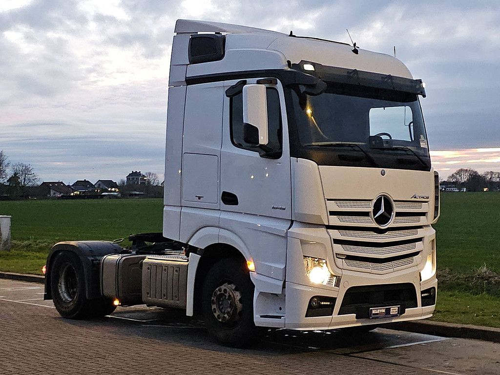 MERCEDES-BENZ ACTROS 1845 LS