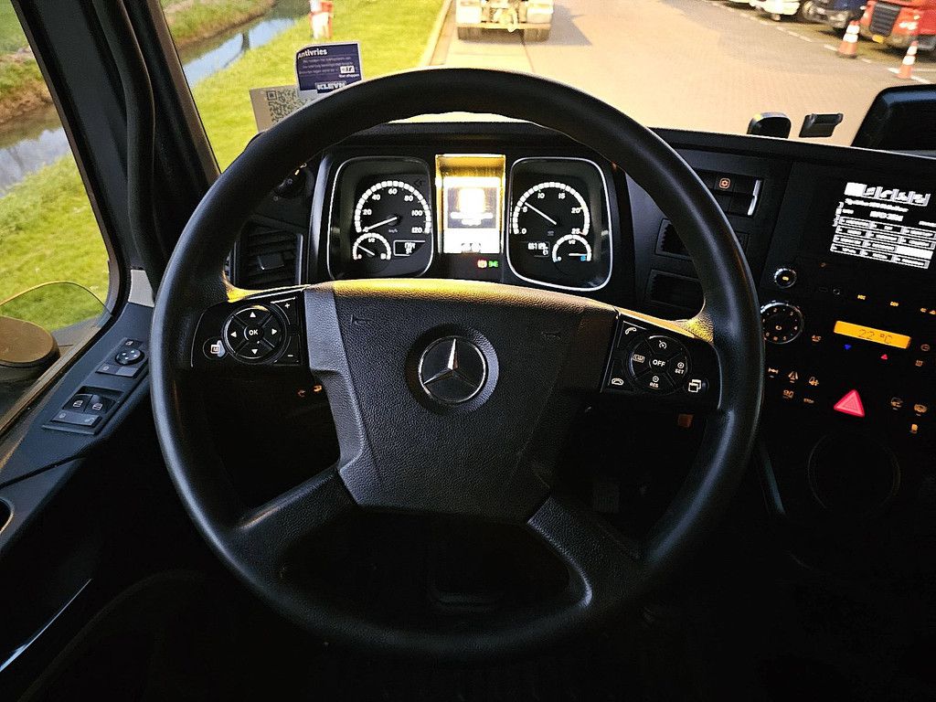 MERCEDES-BENZ ACTROS 1845 LS