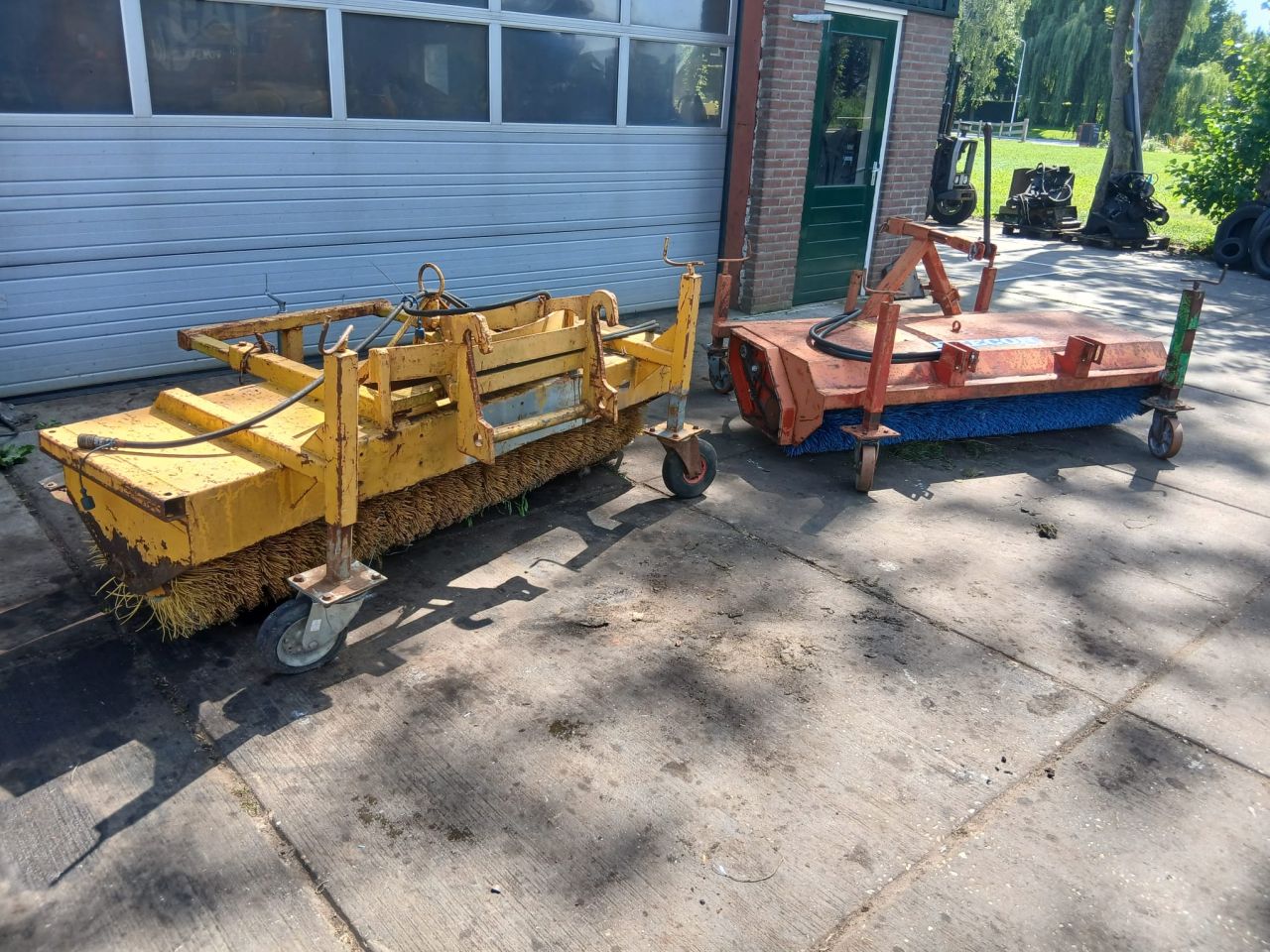 Drie veegmachines in 1 koop