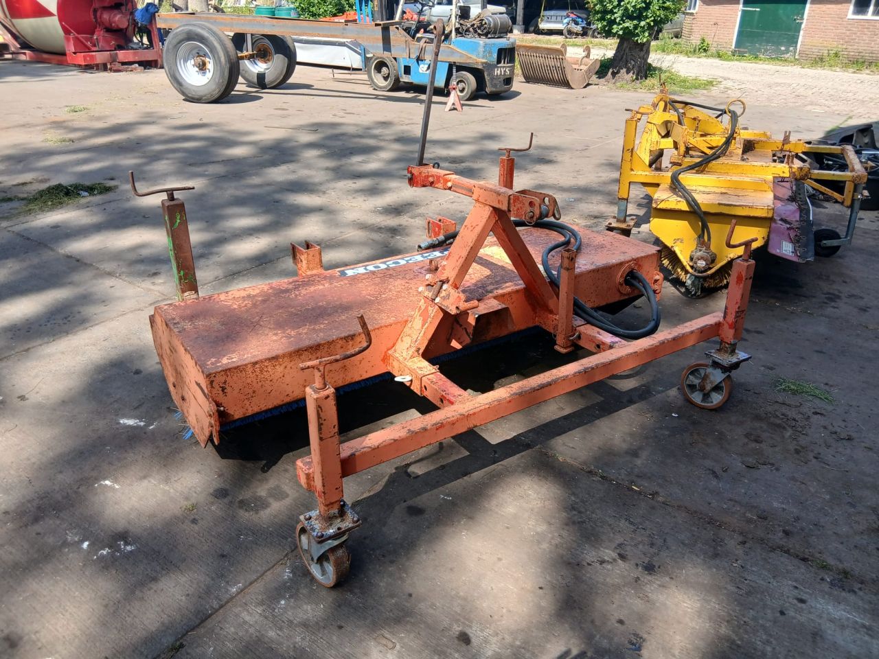 Drie veegmachines in 1 koop