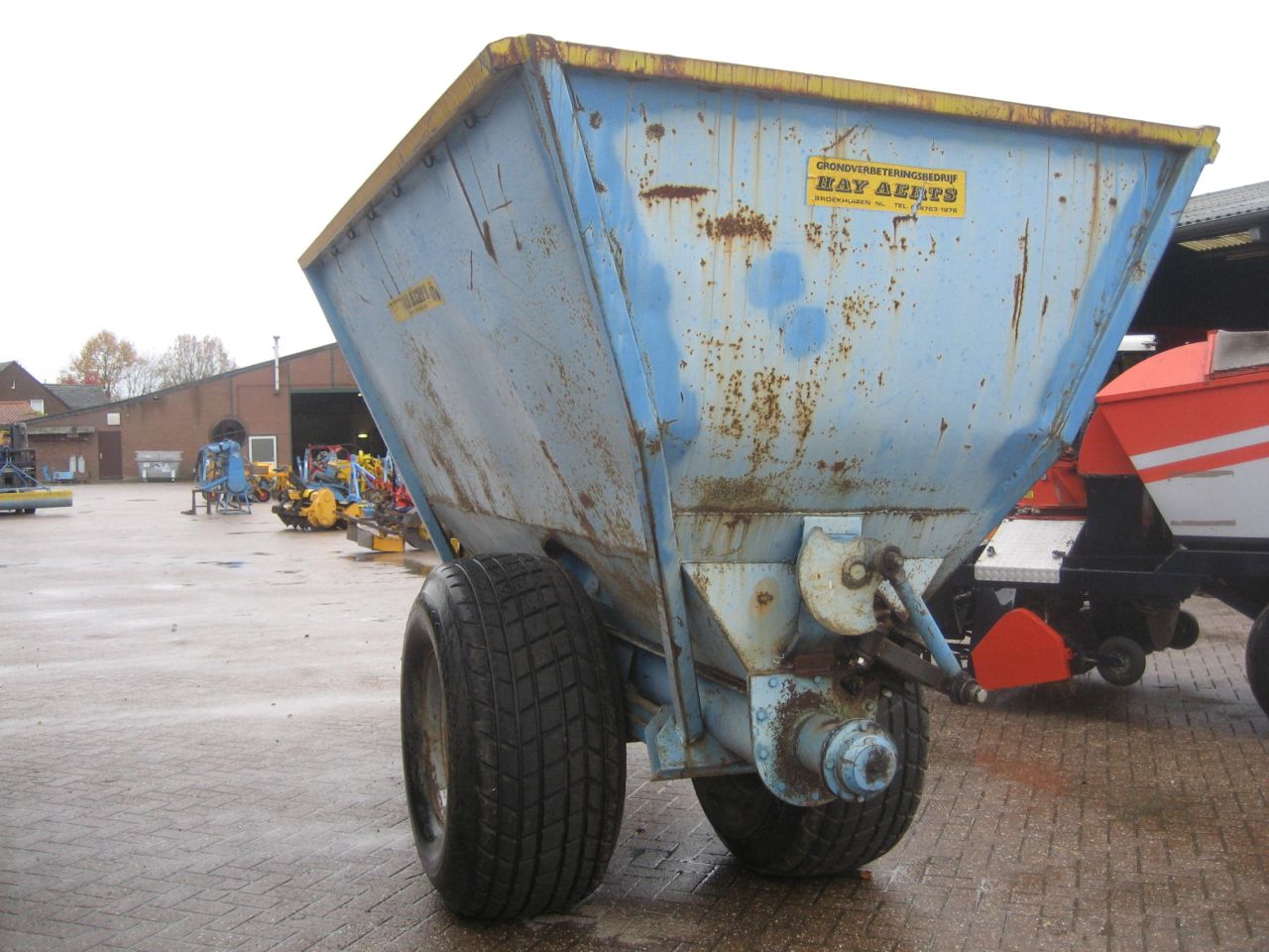 Zaagsel strooier onder losser