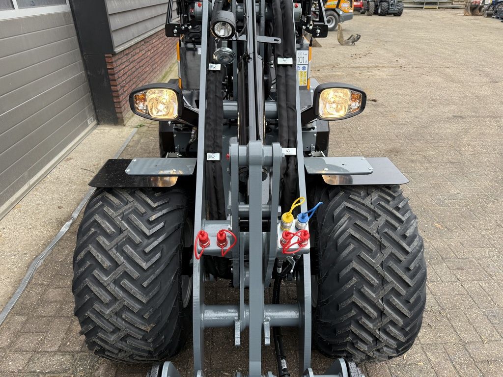 Giant G2500 HD minishovel / kniklader NIEUW