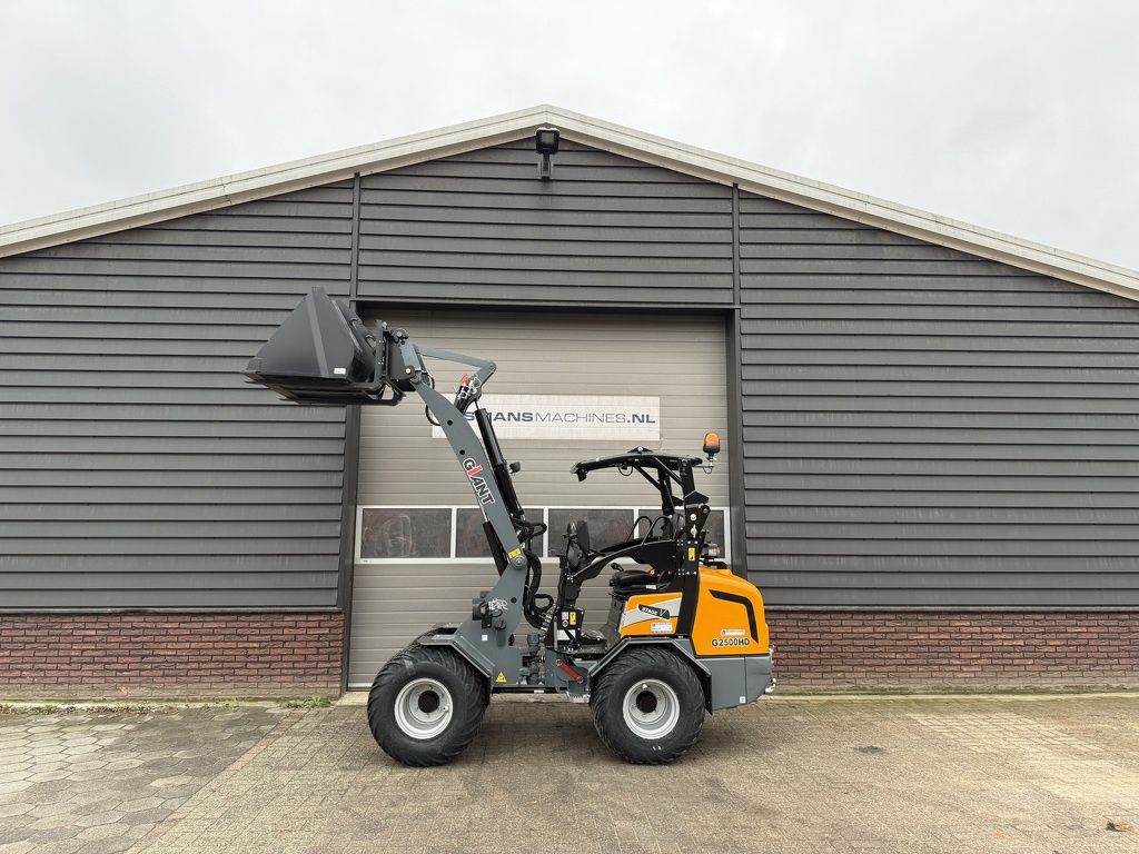 Giant G2500 HD minishovel / kniklader NIEUW