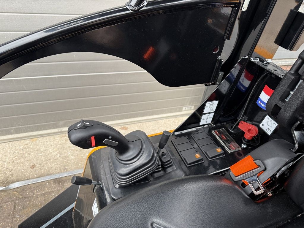 Giant G2500 HD minishovel / kniklader NIEUW