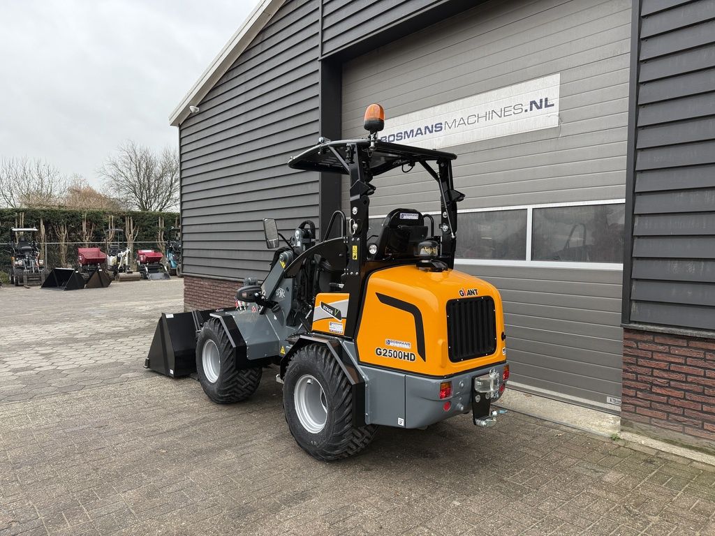 Giant G2500 HD minishovel / kniklader NIEUW