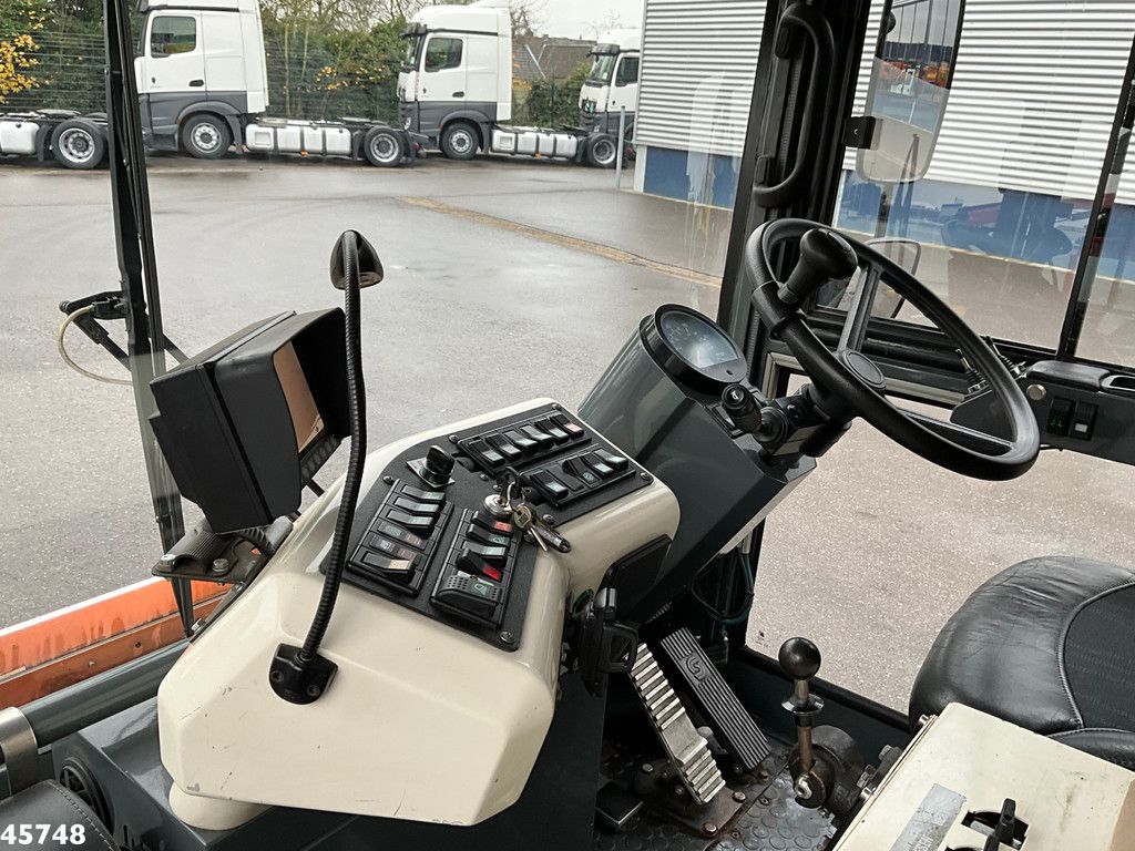 Ravo 580 with 3-rd brush