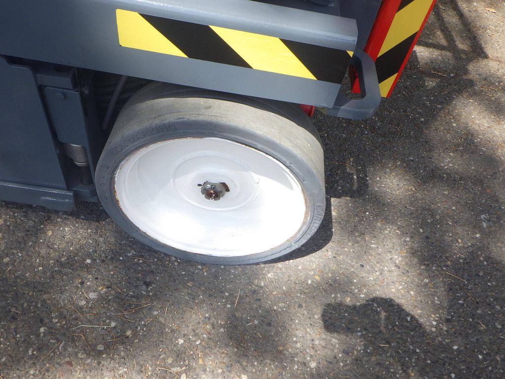 Scissor lift Skyjack SJ3226 Electric 9.92m 2019