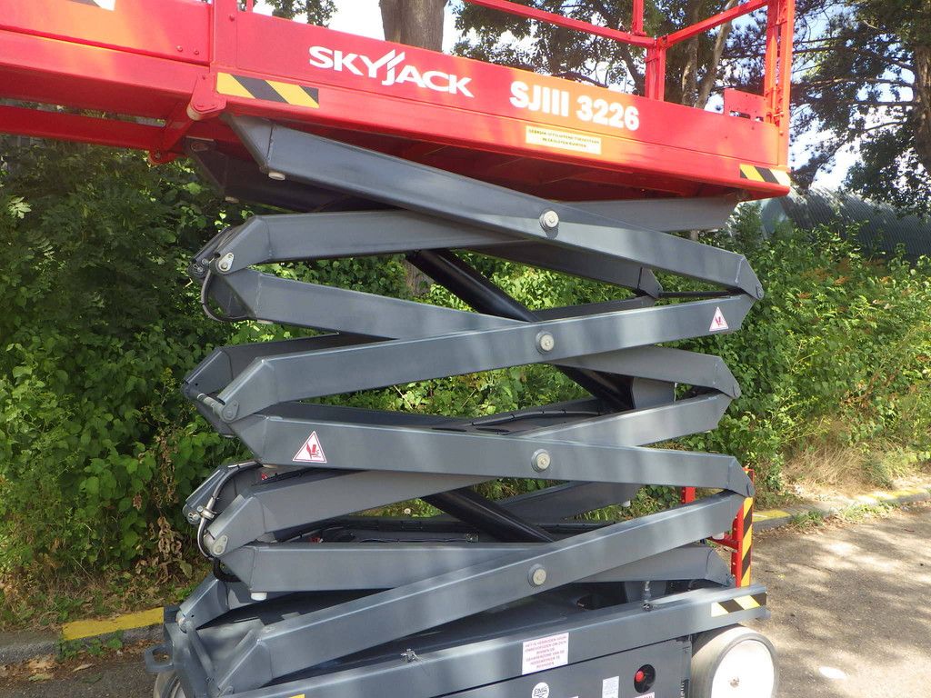 Scissor lift Skyjack SJ3226 Electric 9.92m 2019