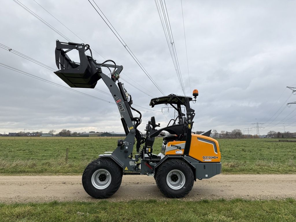 Giant G2700 HD + minishovel / kniklader NIEUW hoge mast