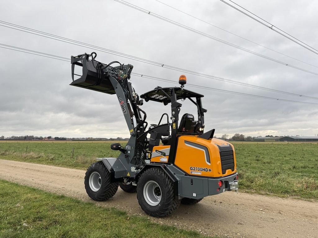 Giant G2700 HD + minishovel / kniklader NIEUW hoge mast