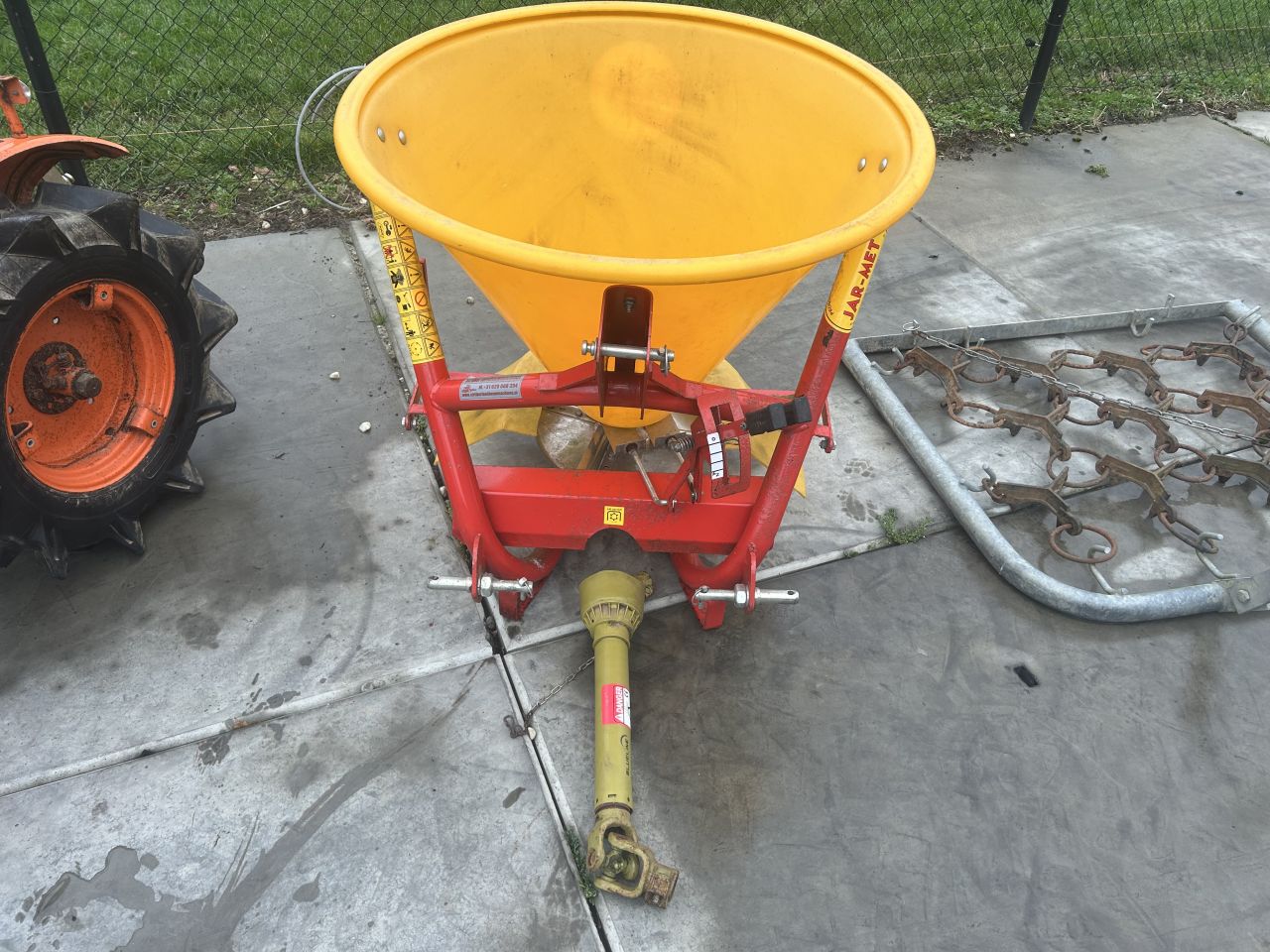 Leuke set Kubota b7000 met werktuigen