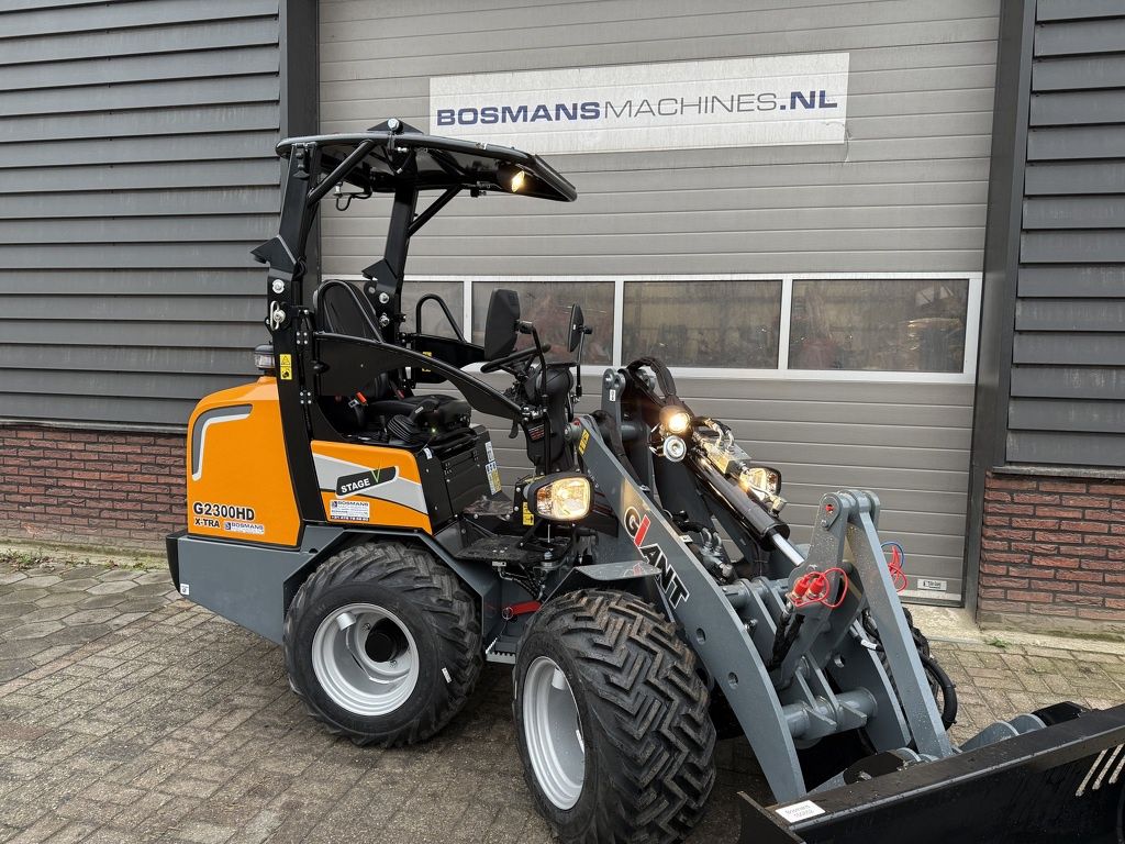 Giant G2300 X-TRA HD minishovel / kniklader NIEUW (met PRO-inching)