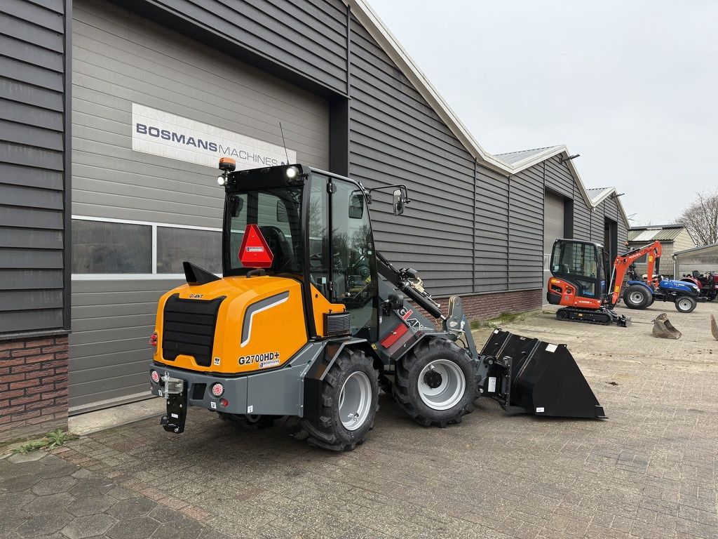 Giant G2700 HD+ met cabine minishovel NIEUW