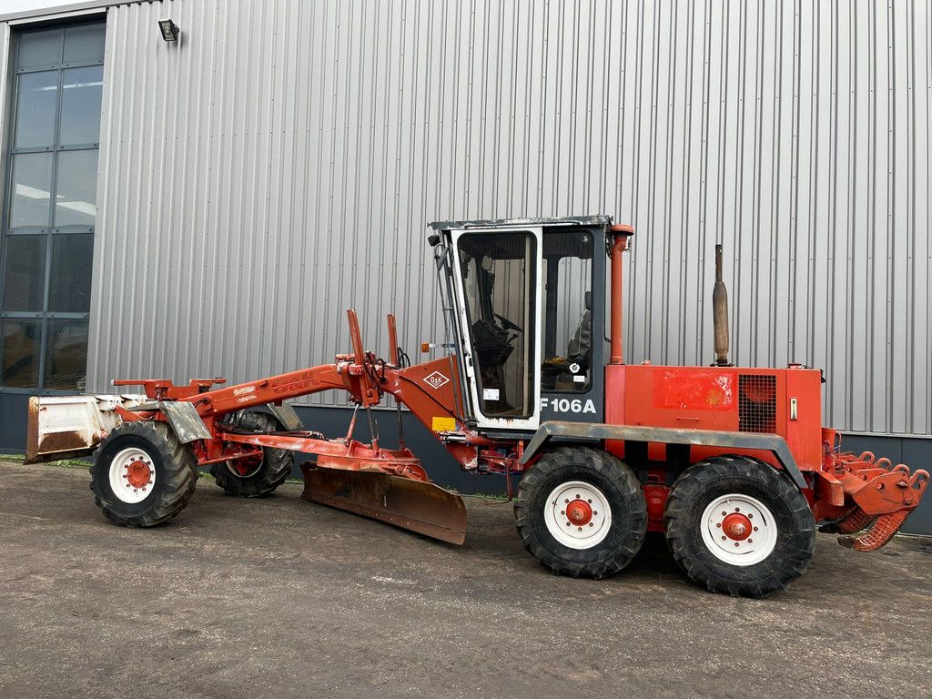 O & K F106A 6x6 Motor Grader