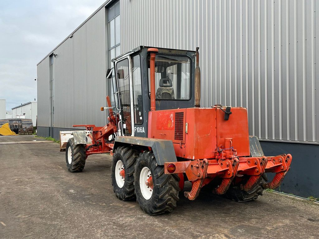 O & K F106A 6x6 Motor Grader