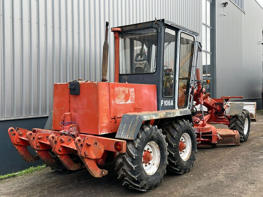 O & K F106A 6x6 Motor Grader